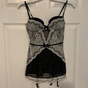 VICTORIA'S SECRET BLACK&WHITE LACE LINGERIE 34D